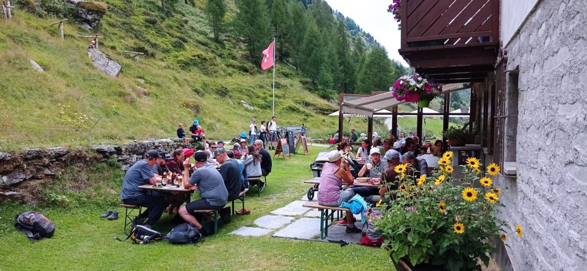 Hotel Ristorante Lagrev Maloja Bagian luar foto