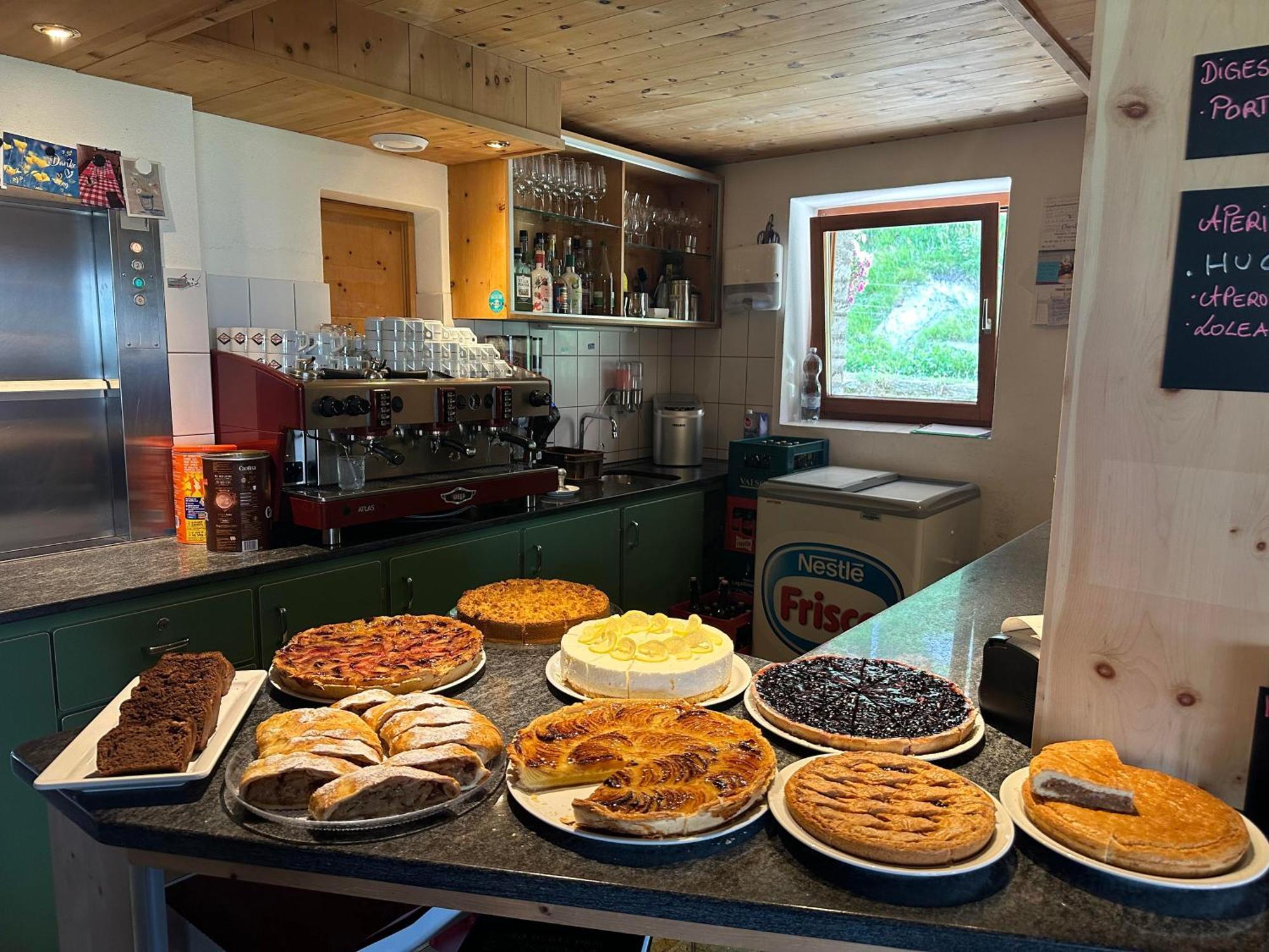 Hotel Ristorante Lagrev Maloja Bagian luar foto