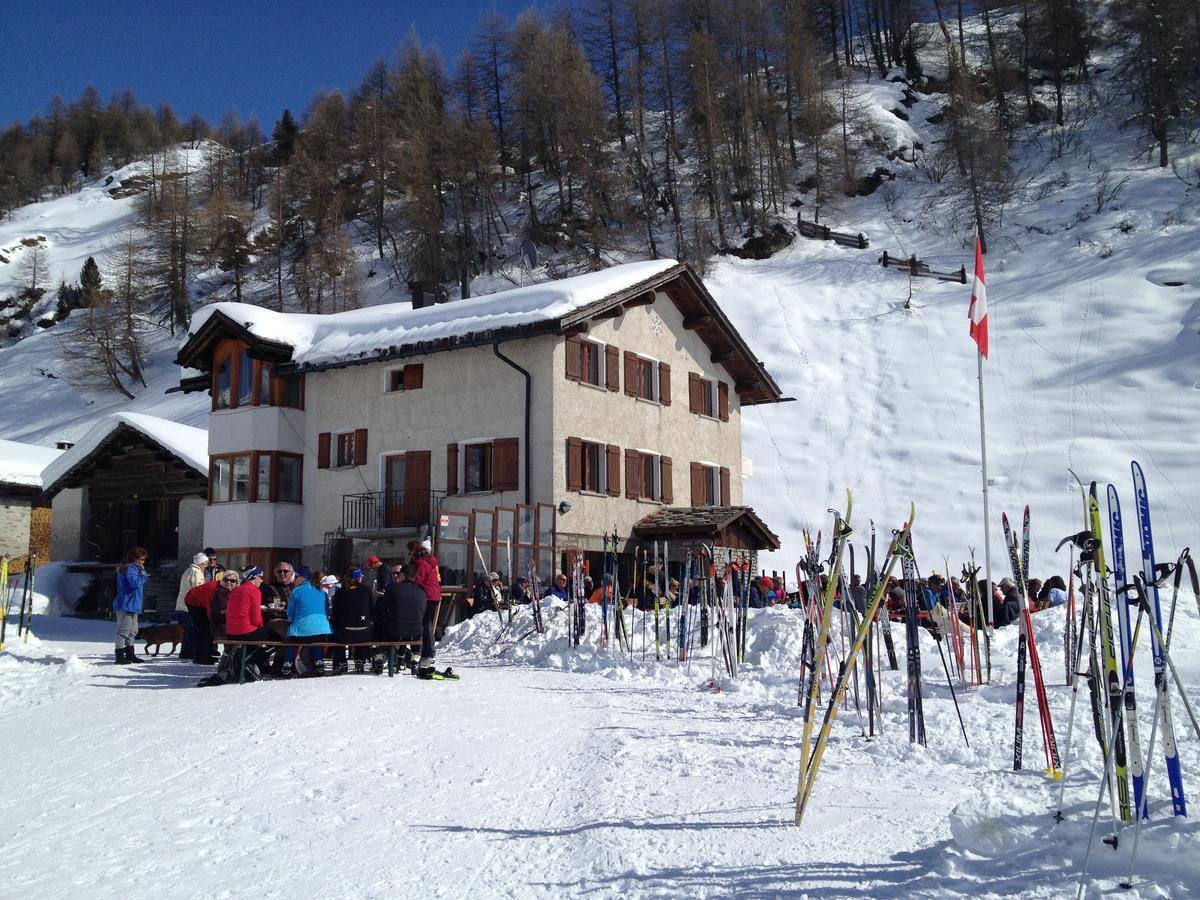Hotel Ristorante Lagrev Maloja Bagian luar foto
